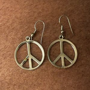 Silver tone peace sign earrings with wire